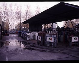 foto0025 Opalsg plaats van diverse gassen bij Hoekloos in Eindhoven. Hier werden in de pallets de flessen gas gecombineerd voor klaarzetten naar de depots van Hoekloos....