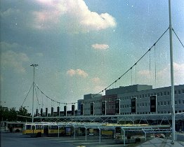 Scannen0256 Achterzijde bussen busstation eindhoven