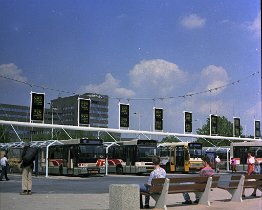 Scannen0257 voorzijde bussen, je ziet dat de computers niet werken, alle lijnen staan op 000