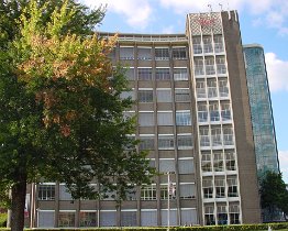 02 De oude hoofdingang met op hoogte het ROCEindhoven logo nog goed zichtbaar.