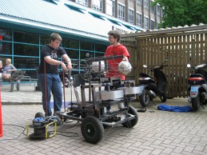 20080618 blikkenbeurs en voetbalkanonnen Leuke projecten waarbij elektro, metaal en mechatronica bij elkaar kwamen, via een beurs met marketing nederlands en...