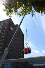 20110707 nieuwe cnc machines De tweede generatie CNC werd hier binnengebracht. Daarvoor werd een dak ik het dak gezaagd, een hijskraan ingehuurd en...