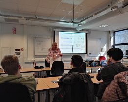 IMG_20190329_141615 Een workshop fritz, waar we veel leerden over communicatiemethodes, combineren van services en instellingen. Met dank aan Eric die dit voortreffelijk vanuit de...