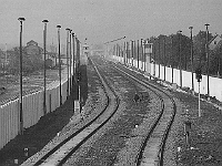 Die-Berliner-Mauer De 182