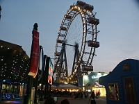 PICT3495  Het beroemde (oude) reuzenrat op de Prater in Wenen. Van origine waren de wagentjes (koetsjes) bouwketen van de bouwvakkers.